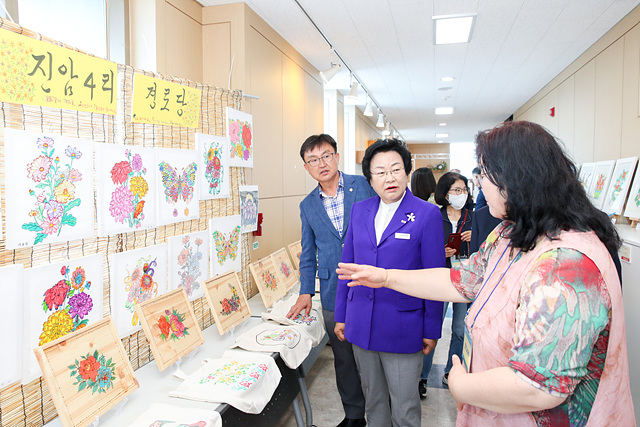 제11회 경로당 프로그램 발표회 및 작품전시회 (1).jpg