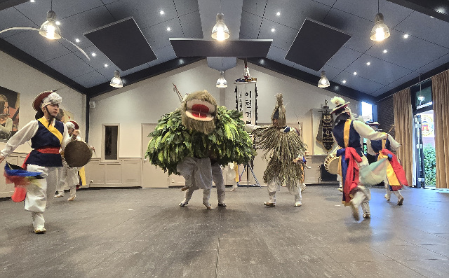 네덜란드 공연.jpg